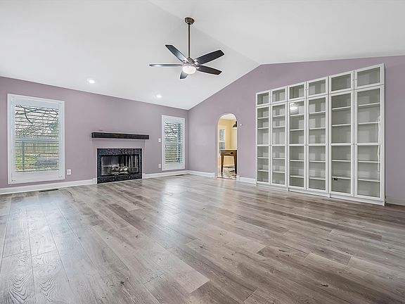 4th image of 104 White Blossom Cir