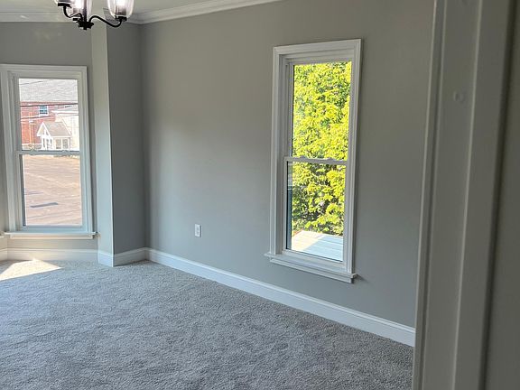 5th image of 19 Cayuga St