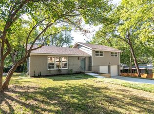 8802 Belleview Ave, Kansas City, MO 64114