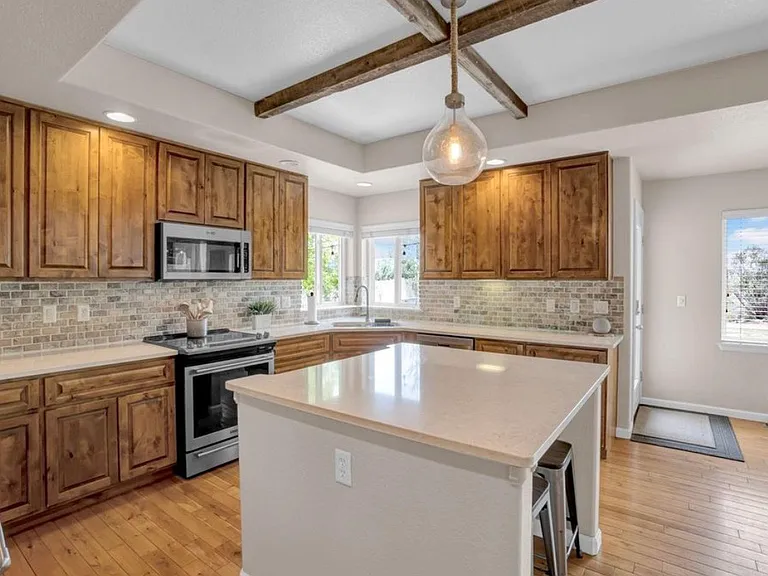 5148 Clearwater Dr — Photo 6