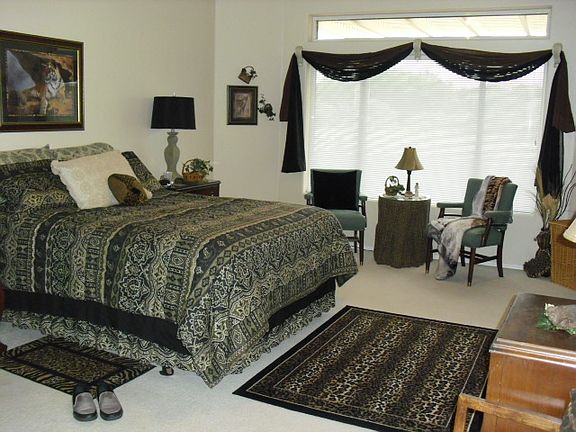 4th image of 1401 S Abrego Dr