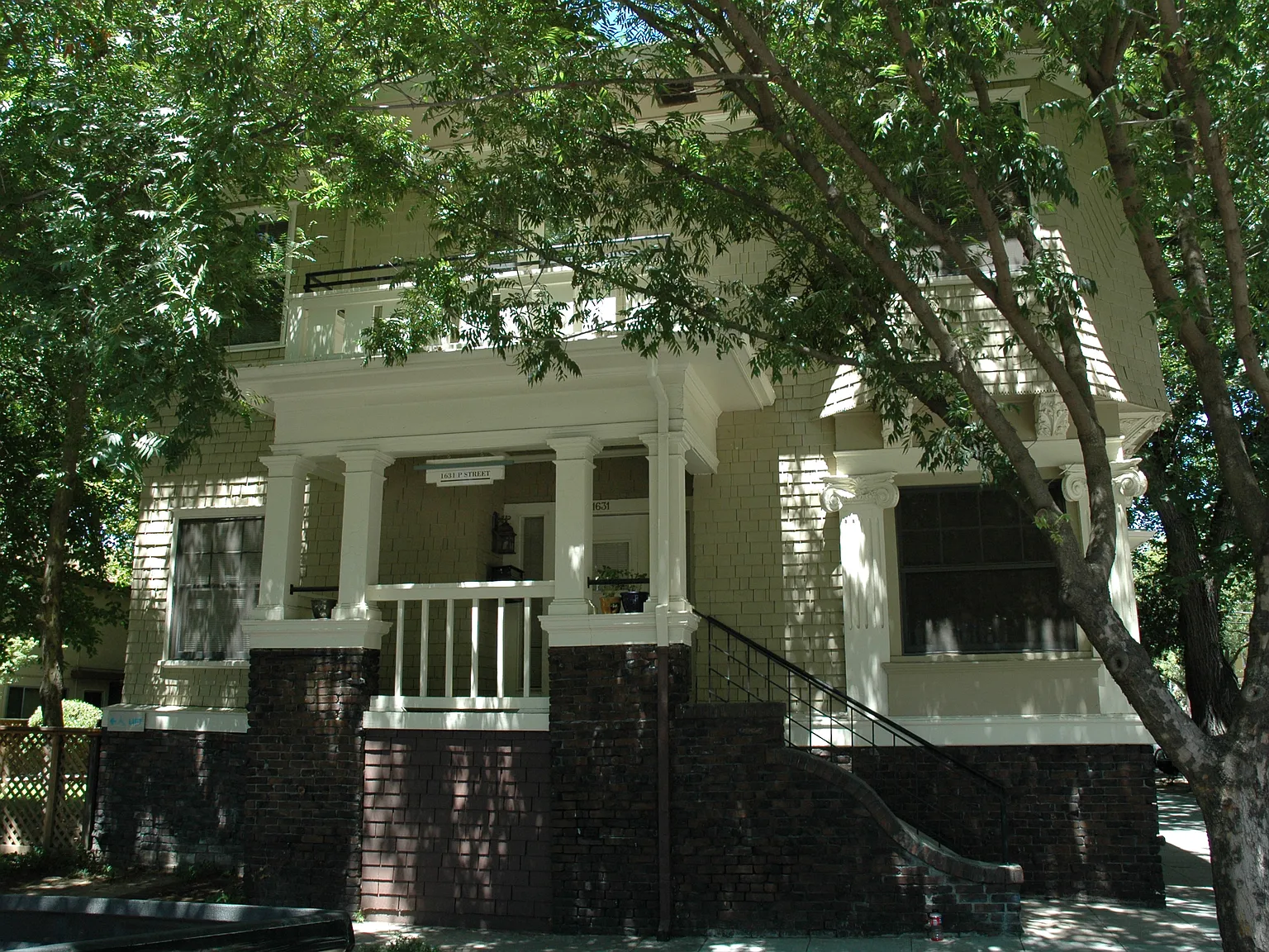 1 bed, 1.5 bath, 981 sqft, $2,400 — Photo 1