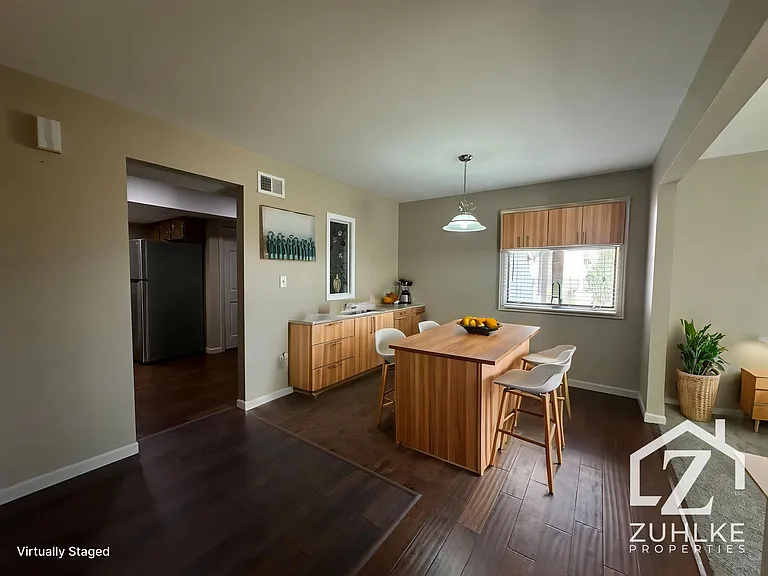 1912 32nd St #101 — Photo 3