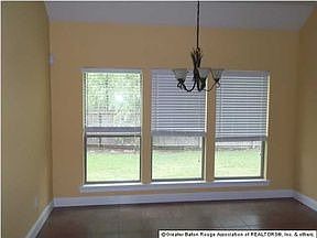 4th image of 22409 Balmoral Dr