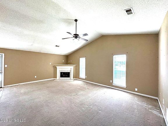 3rd image of 6890 Wrenwood Dr