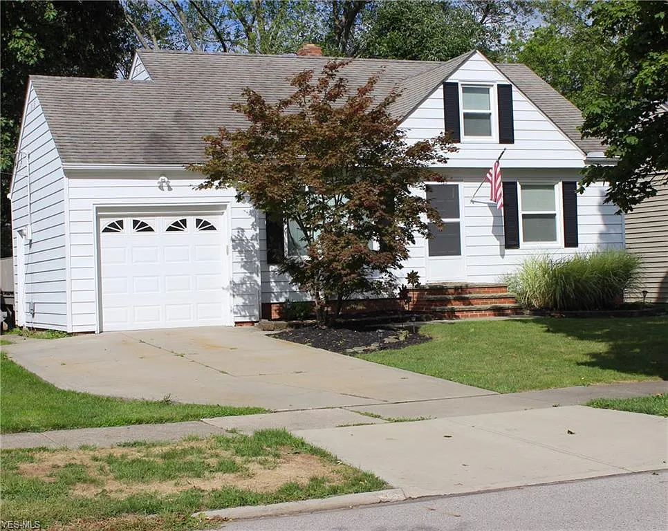 1268 Churchill Rd photo 1