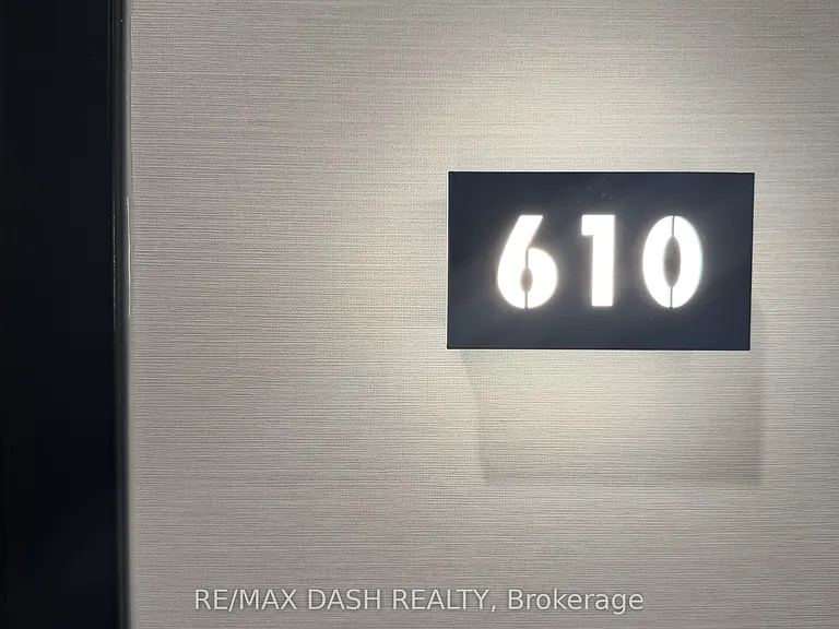 1007 The Queensway #610 — Photo 5