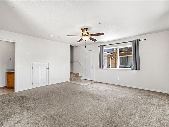 3rd image of 2959 Rainbow Ln
