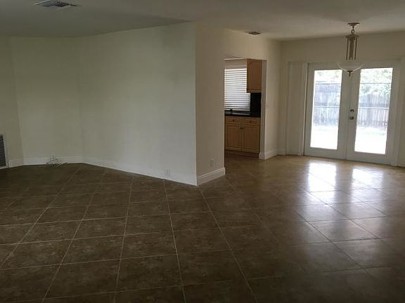 2nd image of 849 Azalea Dr