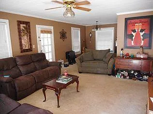 3 bed, 1300 sqft, $1,250 — Photo 3