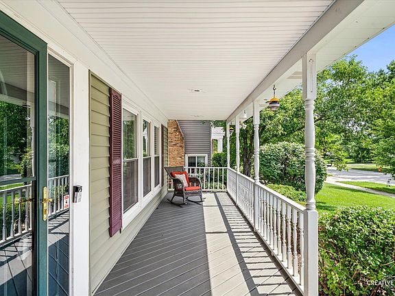 3rd image of 2265 Woodland Cir