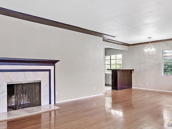 3rd image of 1751 Glenwood Dr