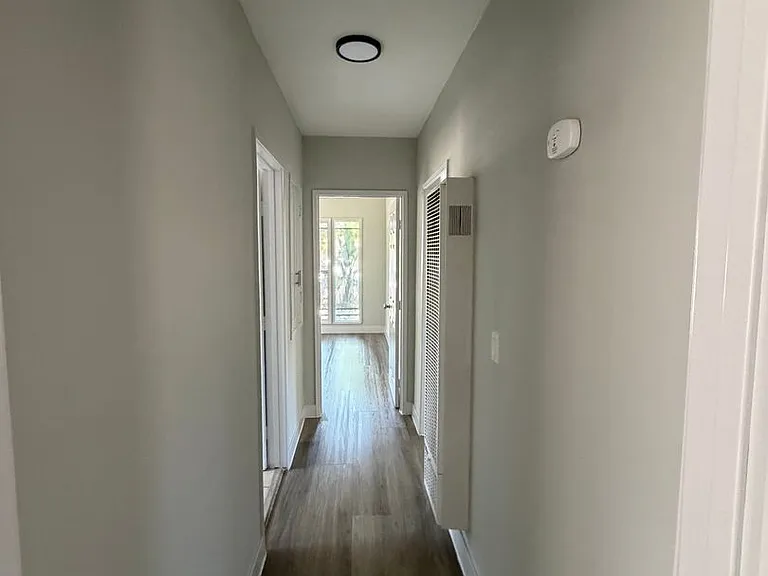 1100 W 88th St — Photo 14