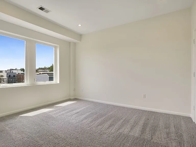 329 Rhode Island Ave NE #404 — Photo 11