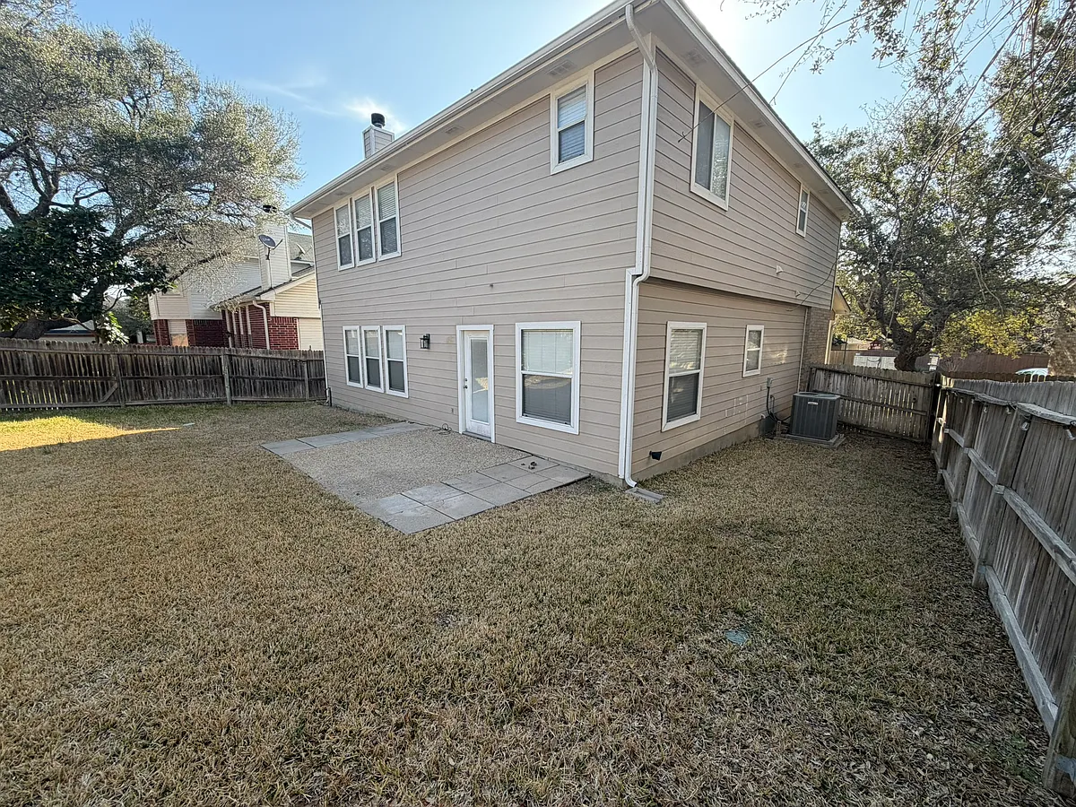 Building Photo - 20035 Horizon Blf