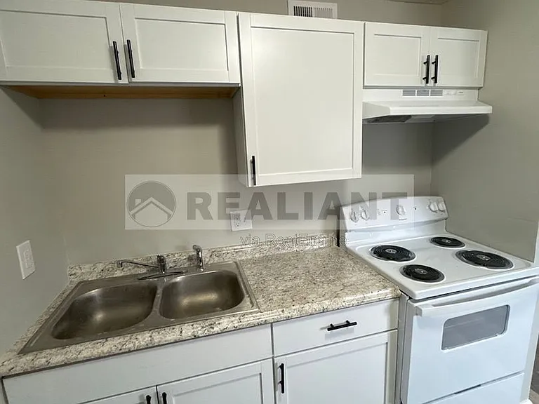 2069 Fontaine Rd #10 — Photo 9