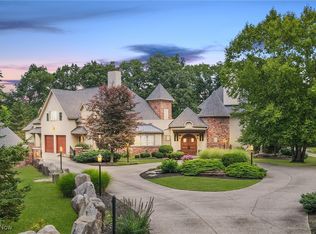 9555 Creawood Frst, Willoughby, OH
