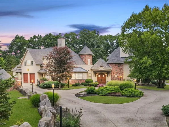 9555 Creawood Frst, Willoughby, OH 44094