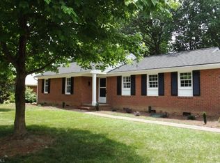 1117 Pender Ln, Greensboro, NC 27408