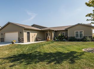 836 Grand Ridge Dr NE, Byron, MN 55920