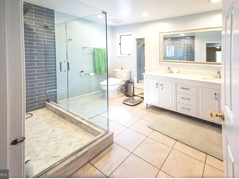 1120 Cymry Dr — Photo 21