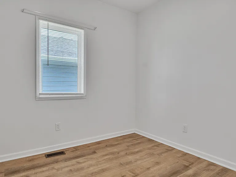 518 N Pearl St — Photo 5