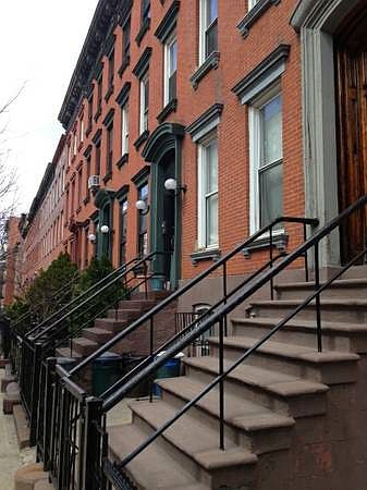 1st image of 423 E 118th St APT 4