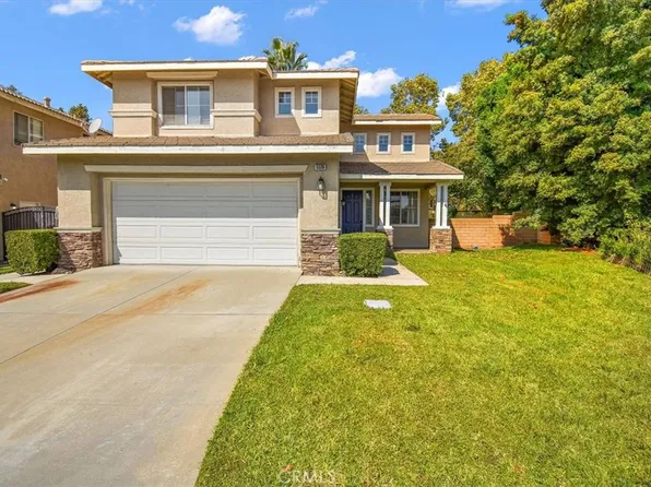 5538 Hunt Club Dr, Fontana, CA 92336