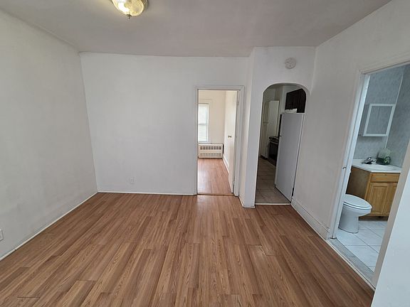2nd image of 217-03 Jamaica Ave #2R