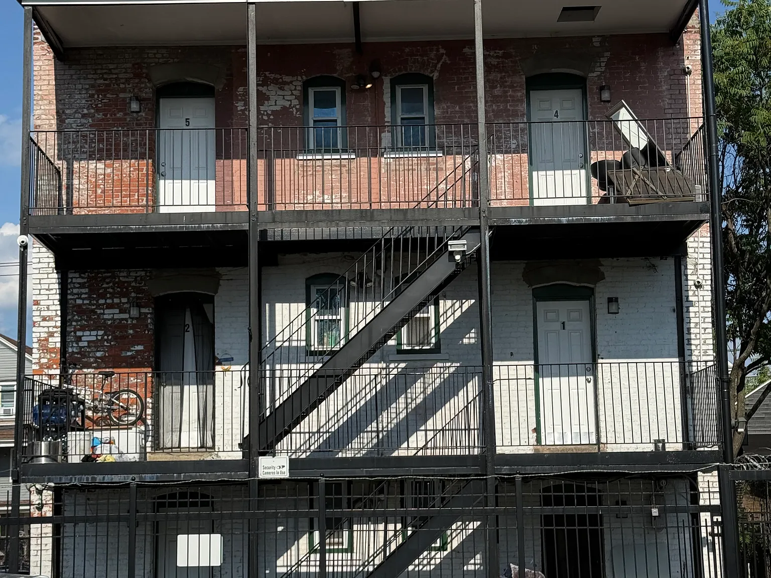 2 bed, 700 sqft, $1,700 — Photo 1