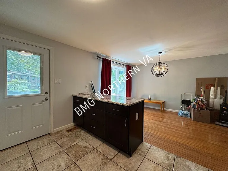 379 W Broad St — Photo 7