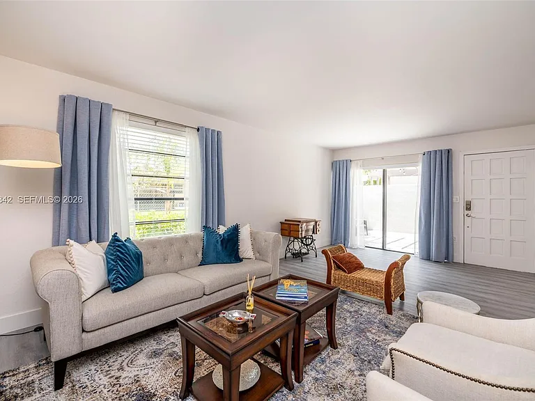 4702 SW 67th Ave #O7 — Photo 3