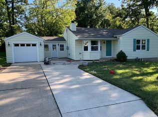 711 Crestwood Dr, Godfrey, IL