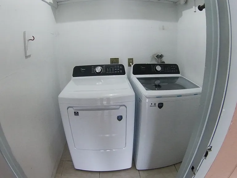 556 Capri Park #L — Photo 28