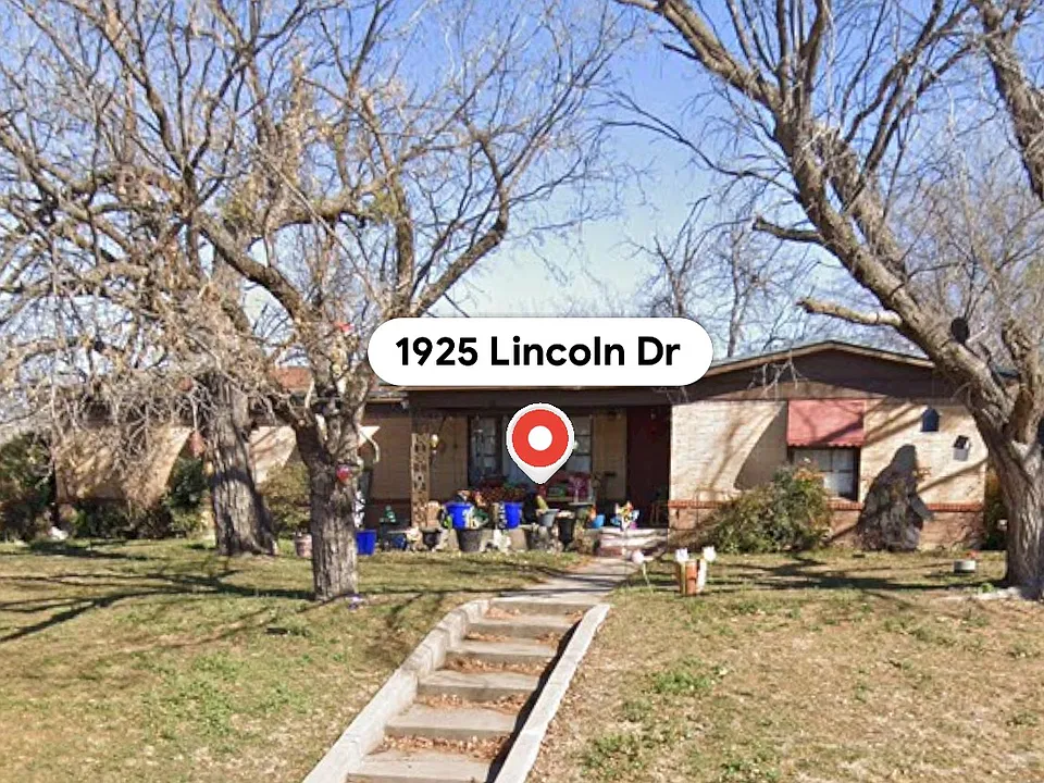 1925 Lincoln Dr