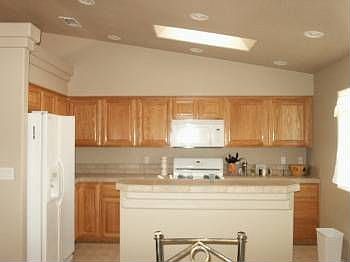 3rd image of 2085 Crystal Dr