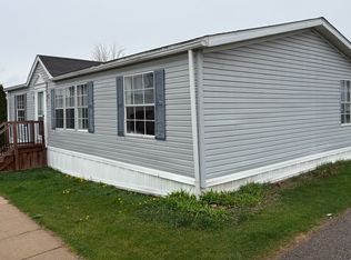 8422 Quill Dr, Fenton, MI 48430