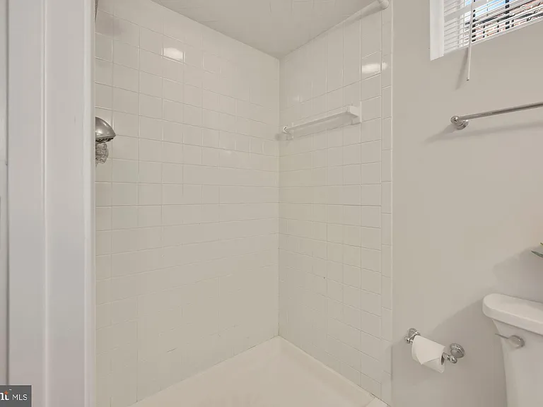 4505 Alton Pl NW — Photo 36
