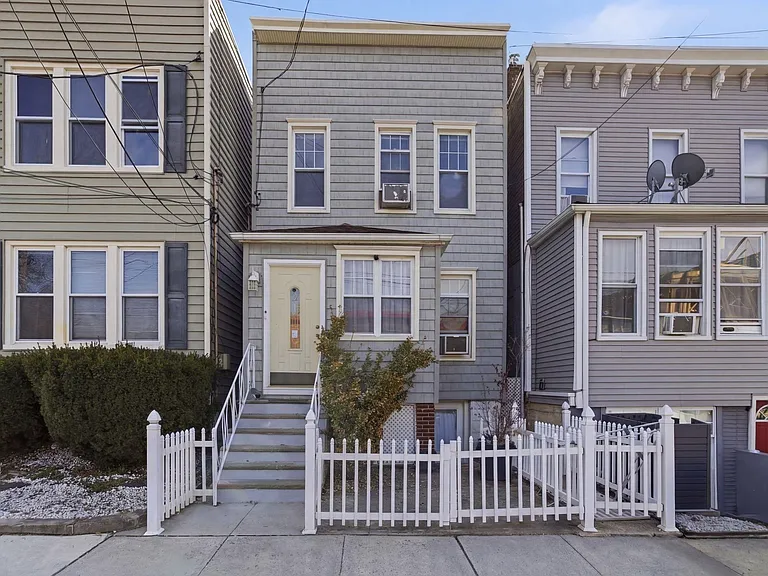 470 Mallory Ave #2 — Photo 20