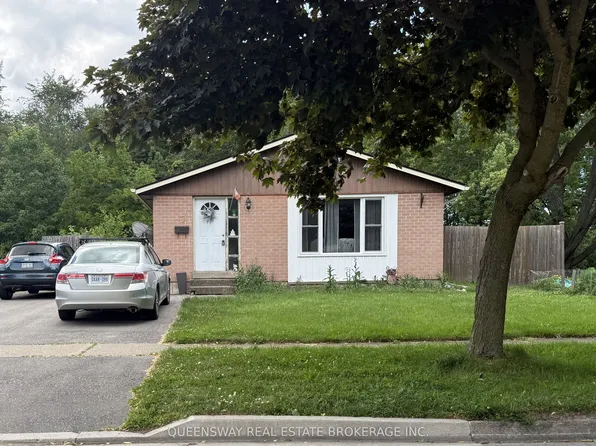 7 Leaside Dr, Welland, ON L3C 6B1