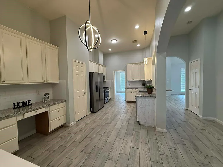 13814 Bink Ct — Photo 2