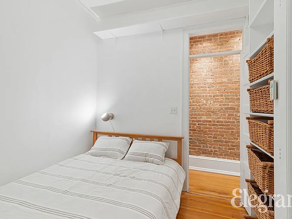 5th image of 210 W 21st St APT 1RW