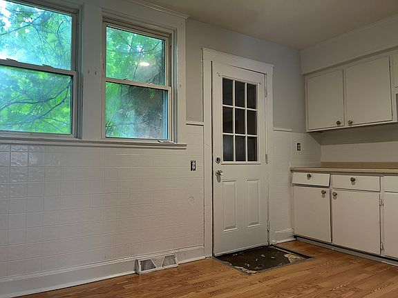 5th image of 492 25th St #496