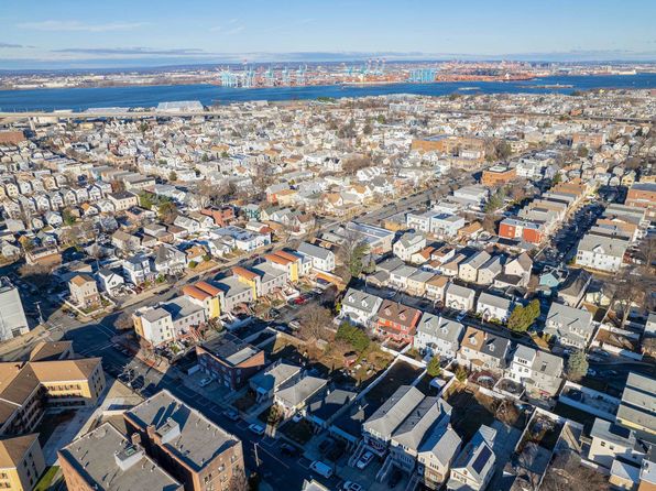 19 W 2nd St, Bayonne, NJ 07002