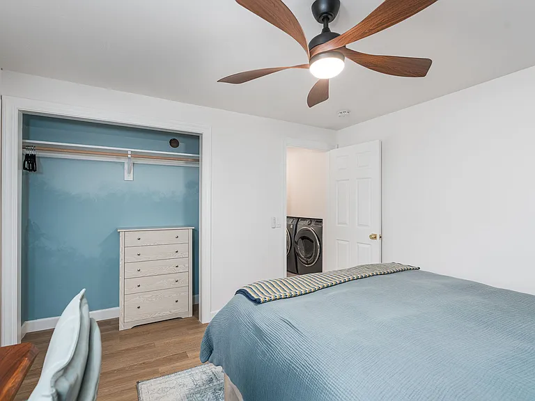 1372 Carinthia Ln — Photo 10