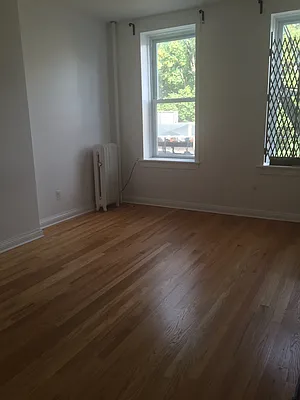 Rented by Alexander Bilu, LREB | media 22