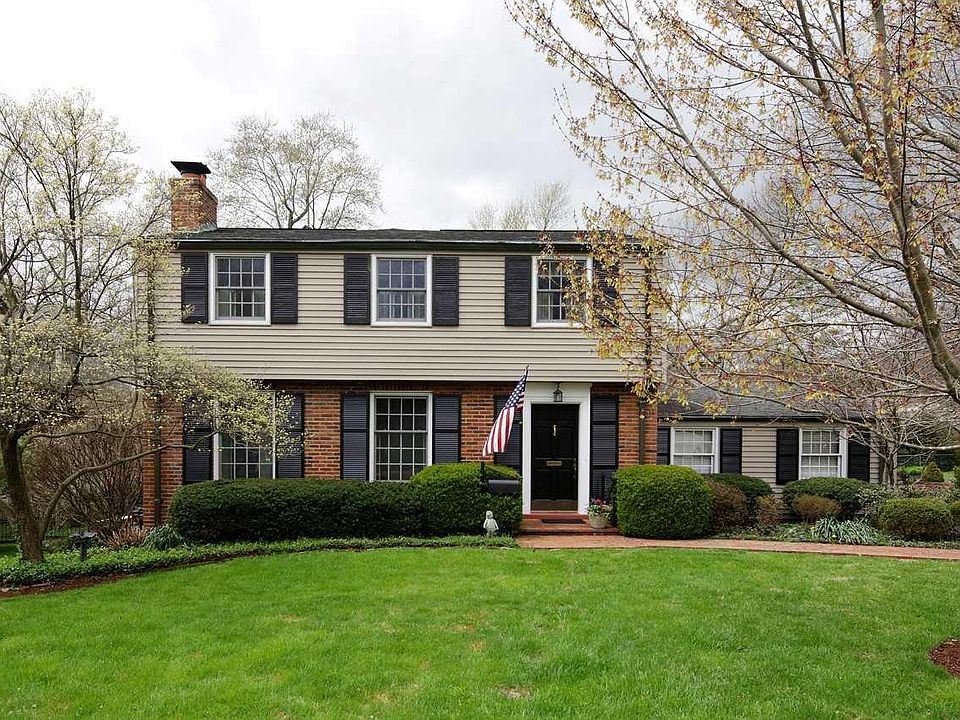 1st image of 419 Parkwoods Ave