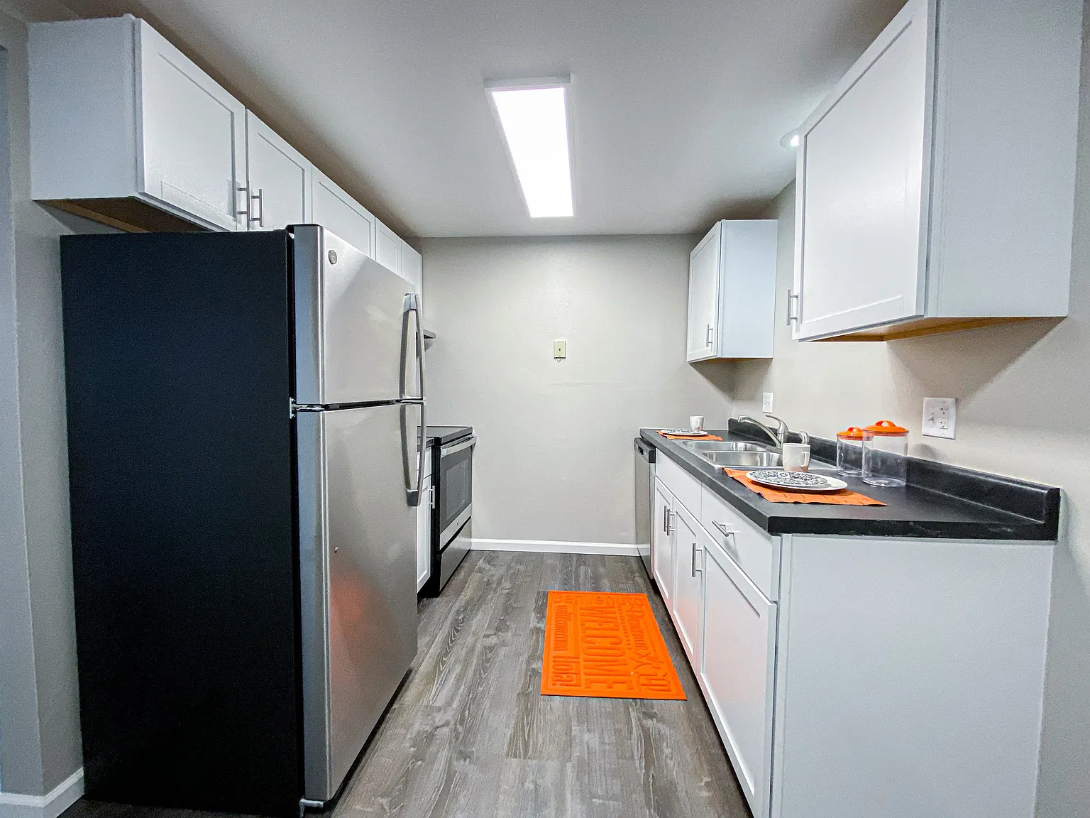 Capitol View Apartments — Photo 1