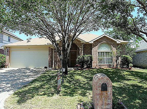 2nd image of 931 Winterwood Ct