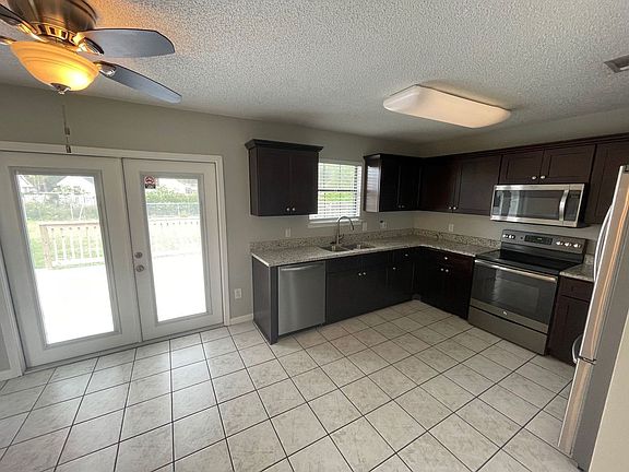 5th image of 2348 Prytania Cir